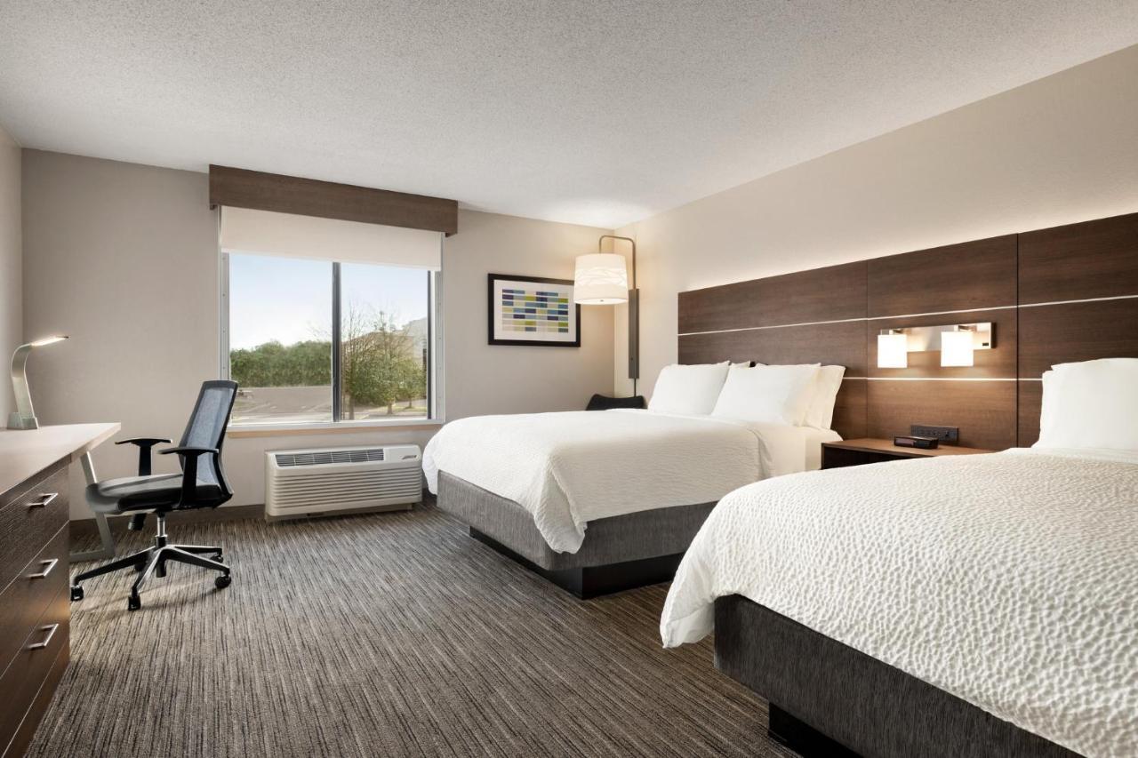 Holiday Inn Express Hotel & Suites Anniston/Oxford By Ihg Exterior photo