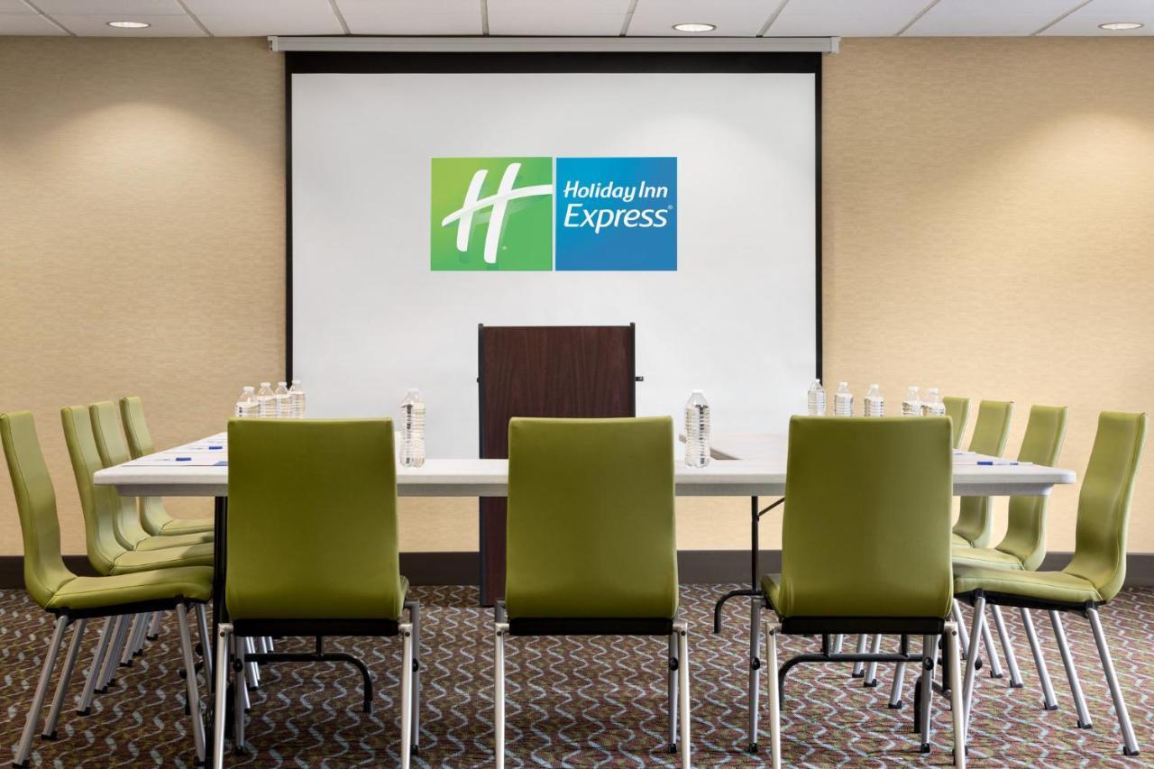 Holiday Inn Express Hotel & Suites Anniston/Oxford By Ihg Exterior photo