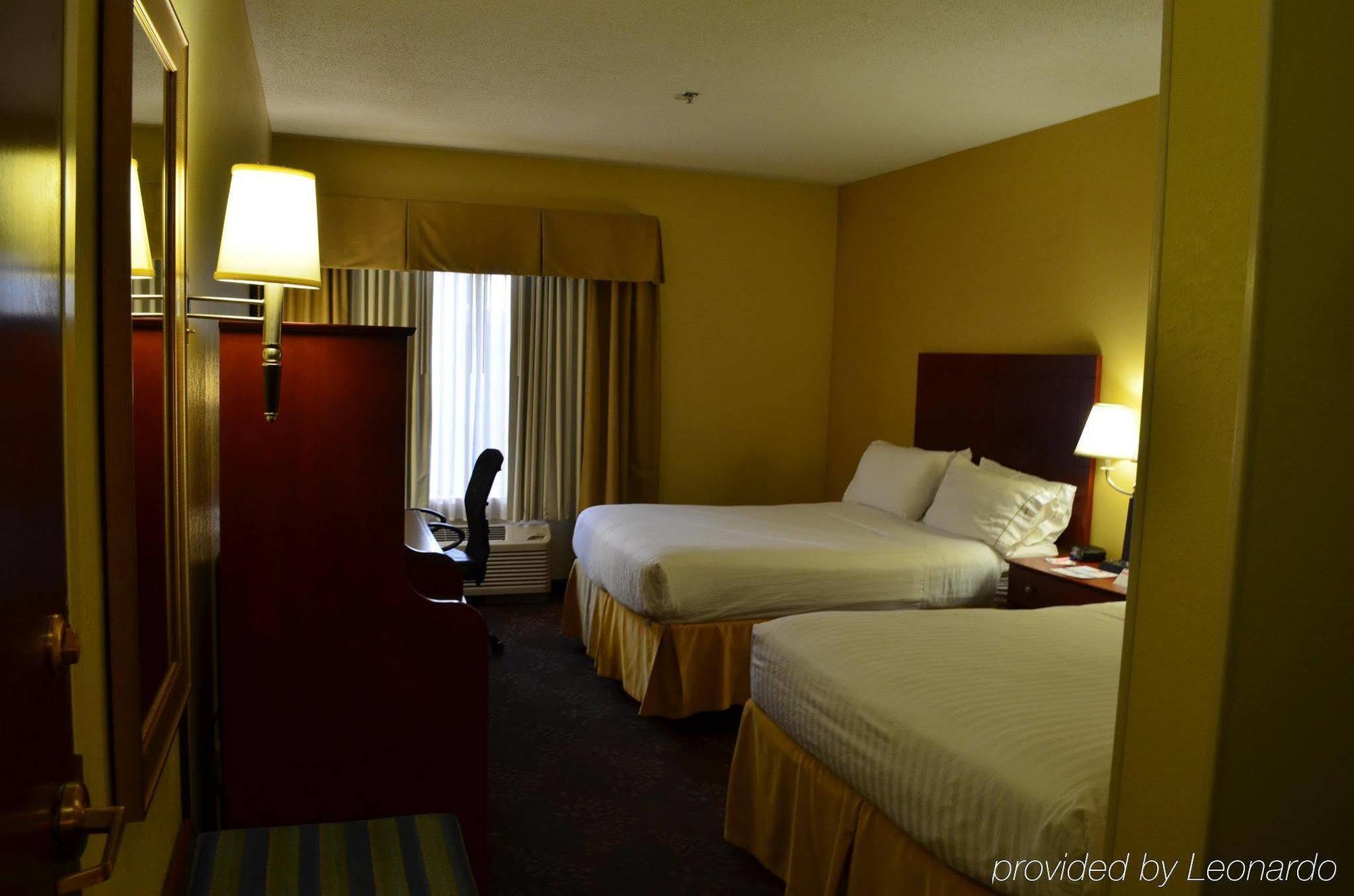 Holiday Inn Express Hotel & Suites Anniston/Oxford By Ihg Exterior photo